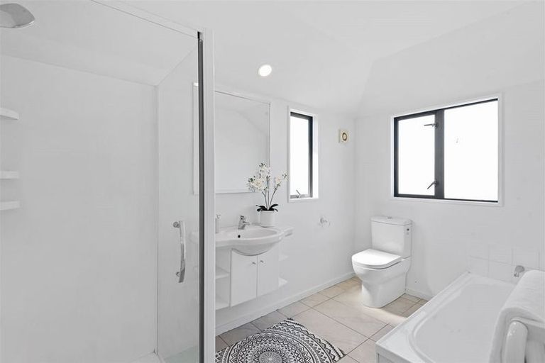 Photo of property in 70a Wharenui Road, Upper Riccarton, Christchurch, 8041