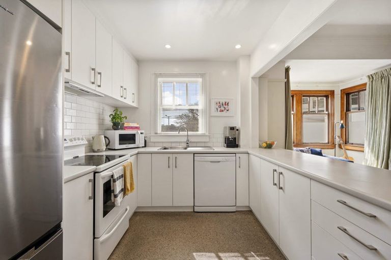 Photo of property in Zena Court, 11f6 Dufferin Street, Mount Victoria, Wellington, 6021