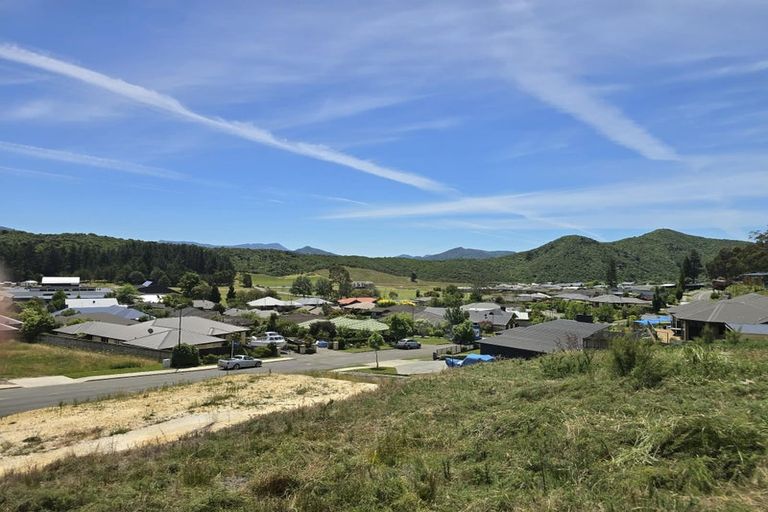 Photo of property in 10 Raukura Rise, Picton, 7220