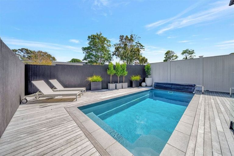 Photo of property in 45a View Road, Campbells Bay, Auckland, 0630