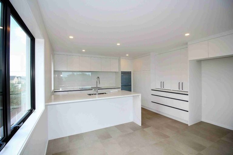 Photo of property in 1/122a Bucklands Beach Road, Bucklands Beach, Auckland, 2012