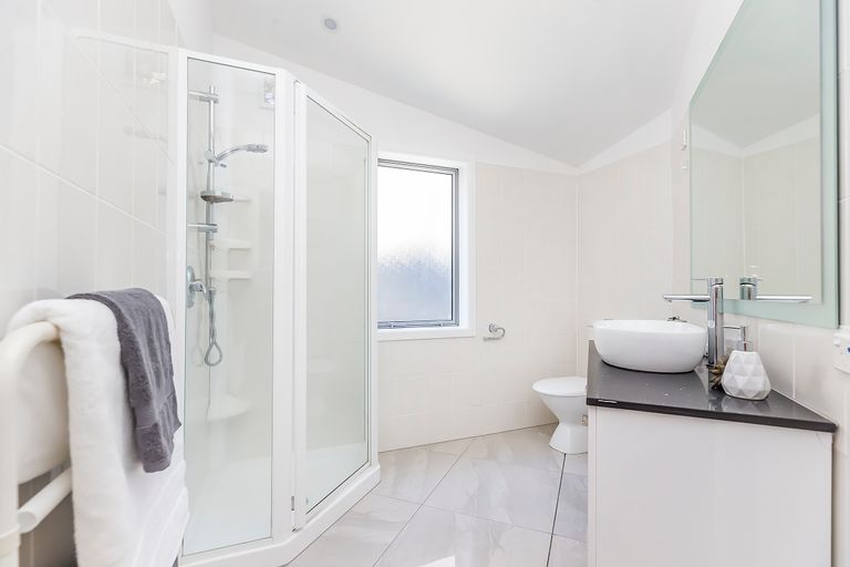 Photo of property in 9 Inverell Way, Seatoun, Wellington, 6022