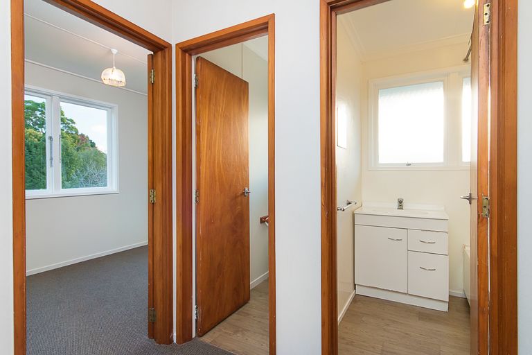 Photo of property in 1 Tawa Place, Waiuku, 2123