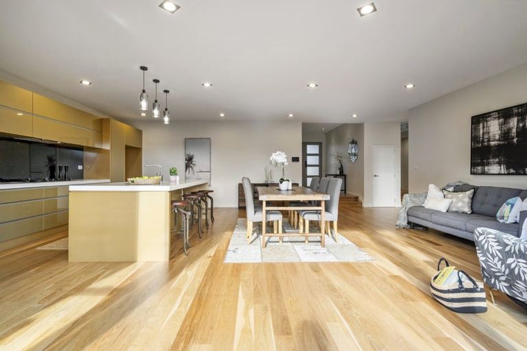 Photo of property in 13 Pin Oak Drive, Schnapper Rock, Auckland, 0632