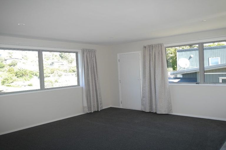 Photo of property in 137a Newlands Road, Newlands, Wellington, 6037
