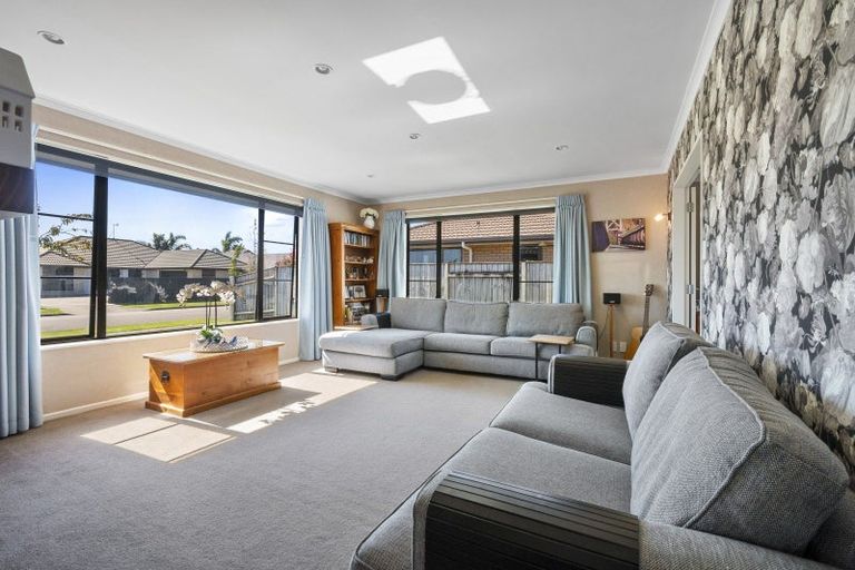 Photo of property in 36 Geneva Terrace, Kelvin Grove, Palmerston North, 4414