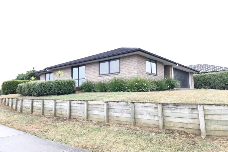 Photo of property in 19 Moira Drive, Tuakau, 2121