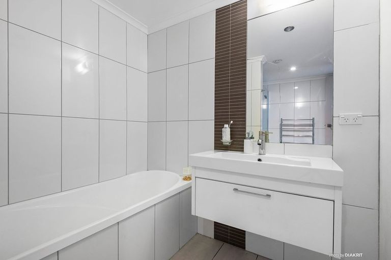 Photo of property in Bellagio Apartments, 7e/39 Taranaki Street, Te Aro, Wellington, 6011