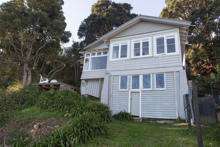 Photo of property in 112 Queen Street, Northcote Point, Auckland, 0627