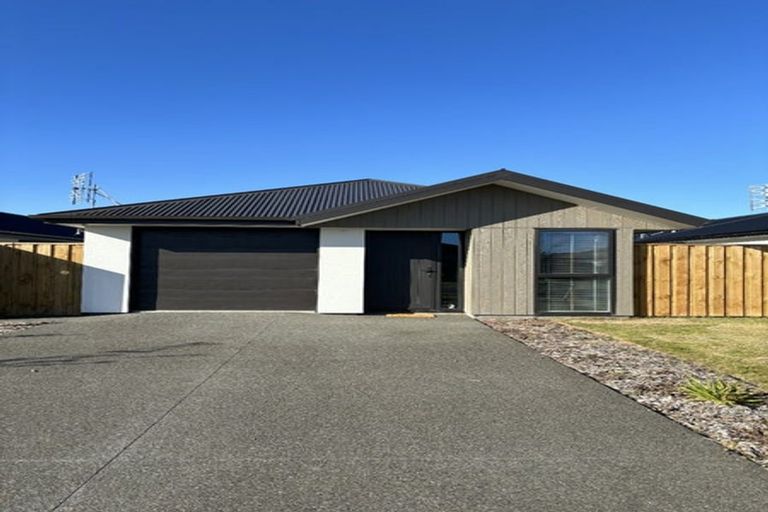 Photo of property in 8 Fairhall Street, Rolleston, 7615