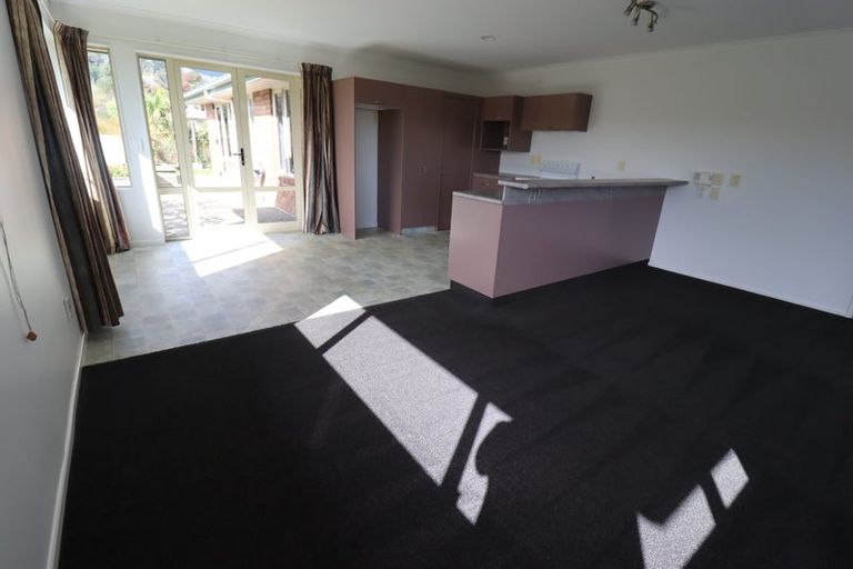 Photo of property in 8 Covent Drive, Stoke, Nelson, 7011