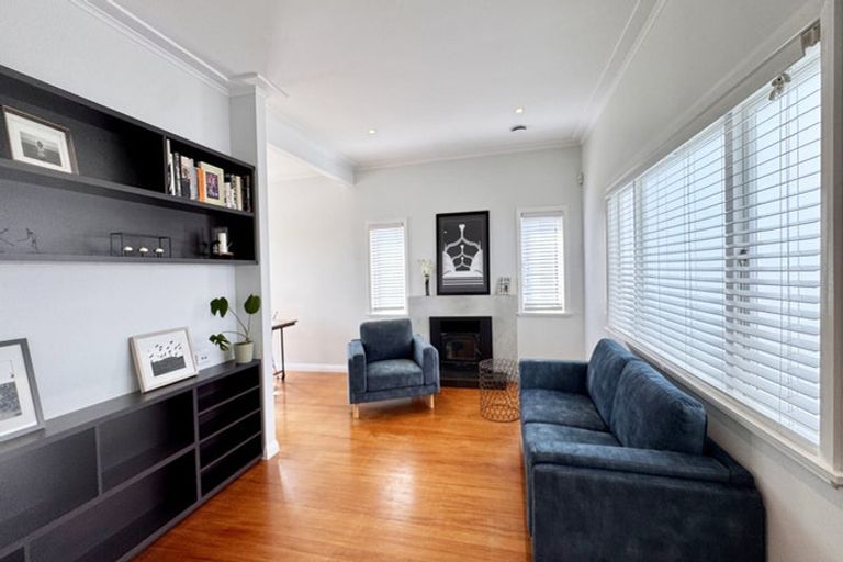 Photo of property in 43 Balmain Road, Birkenhead, Auckland, 0626