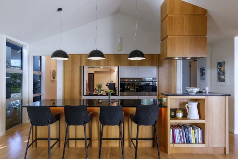 Photo of property in 5 Tupuhi Place, Highlands Park, New Plymouth, 4312