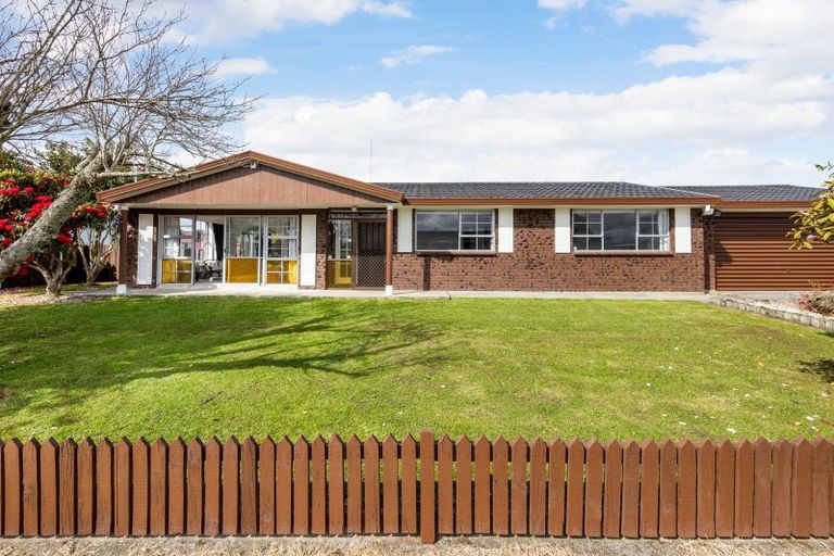 Photo of property in 4 Sandalwood Drive, Dinsdale, Hamilton, 3204