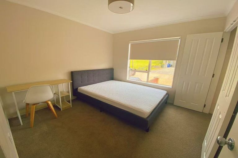 Photo of property in 2/27 Lucienne Drive, Ranui, Auckland, 0612