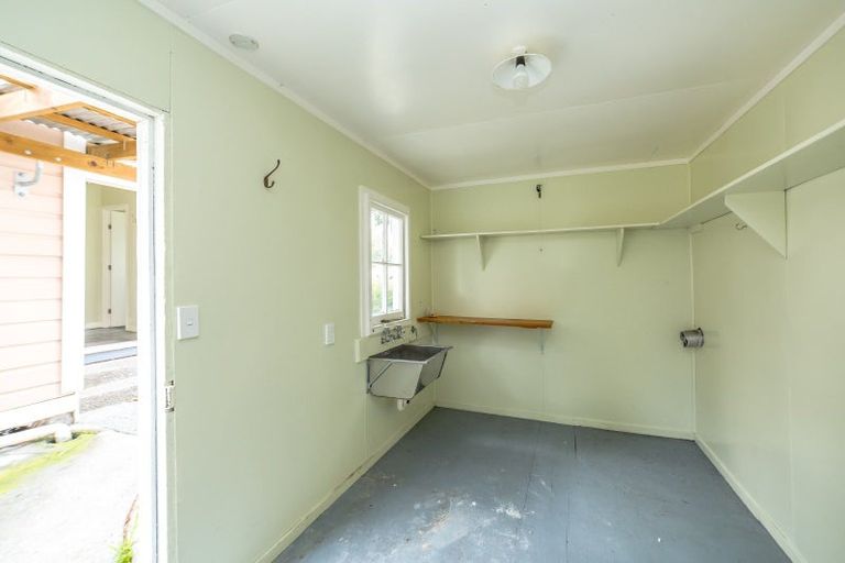 Photo of property in 6 Hayward Street, Featherston, 5710