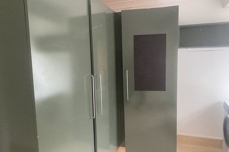 Photo of property in 28 Eccleston Hill, Thorndon, Wellington, 6011