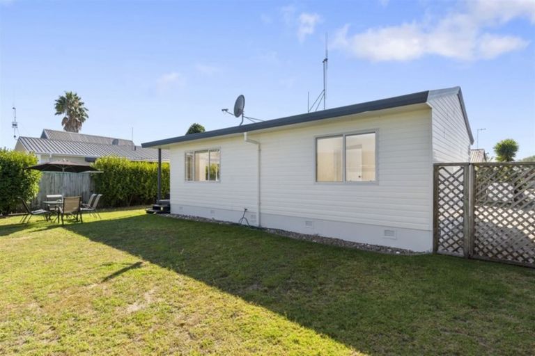 Photo of property in 18a Kane Road, Papamoa Beach, Papamoa, 3118