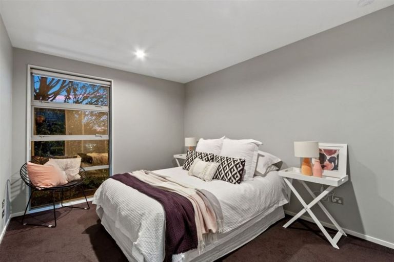 Photo of property in 128a Holly Road, St Albans, Christchurch, 8014
