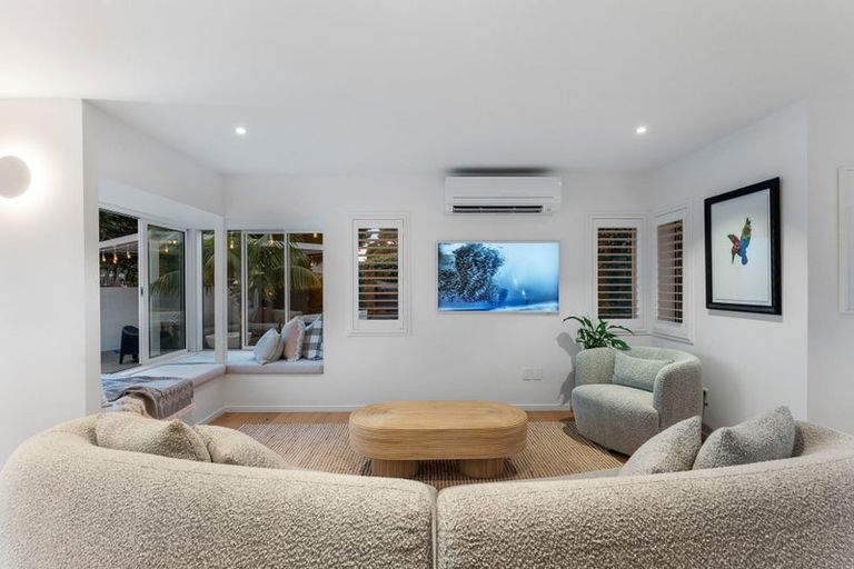 Photo of property in 27 Maygrove Drive, Orewa, 0931