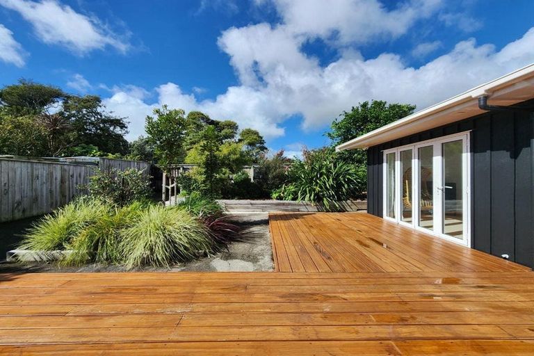 Photo of property in 8 Hussey Street, Oakura, 4314