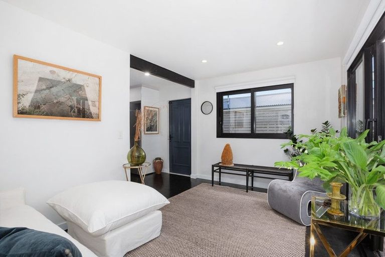 Photo of property in 1a Port Street, Mount Victoria, Wellington, 6011