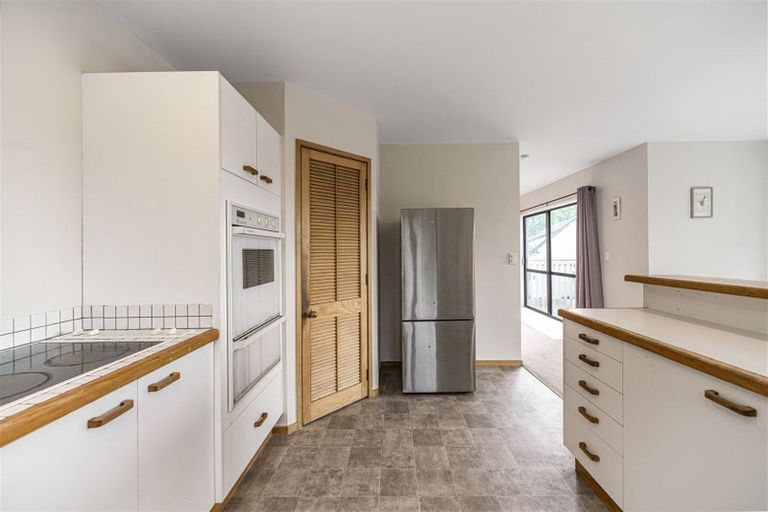 Photo of property in 1/5 Tree View Avenue, Glenfield, Auckland, 0629