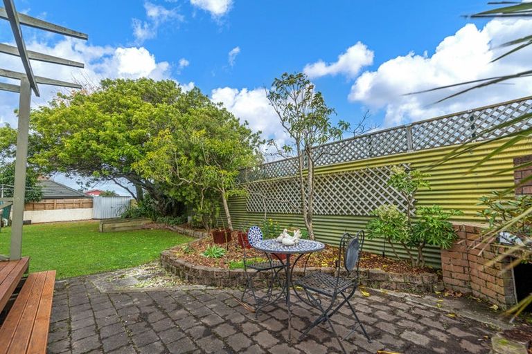Photo of property in 17 Moyne Avenue, Milson, Palmerston North, 4414