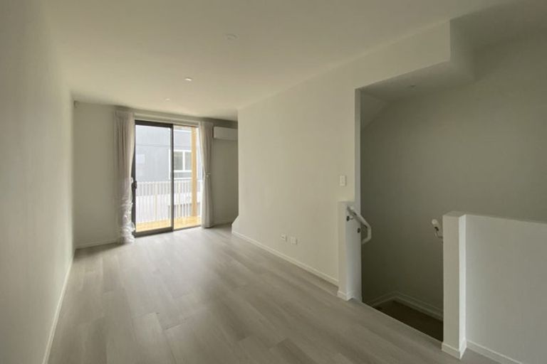 Photo of property in 5/2 Moor Avenue, Te Atatu Peninsula, Auckland, 0610