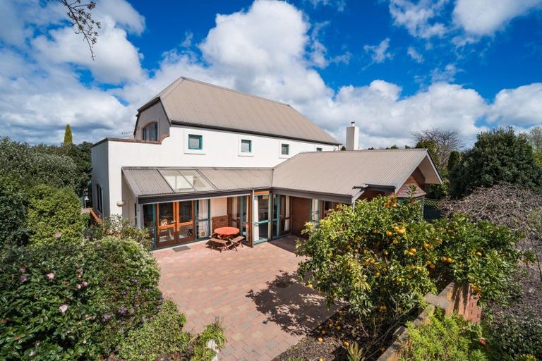 Photo of property in 3 Balcairn Place, Terrace End, Palmerston North, 4410