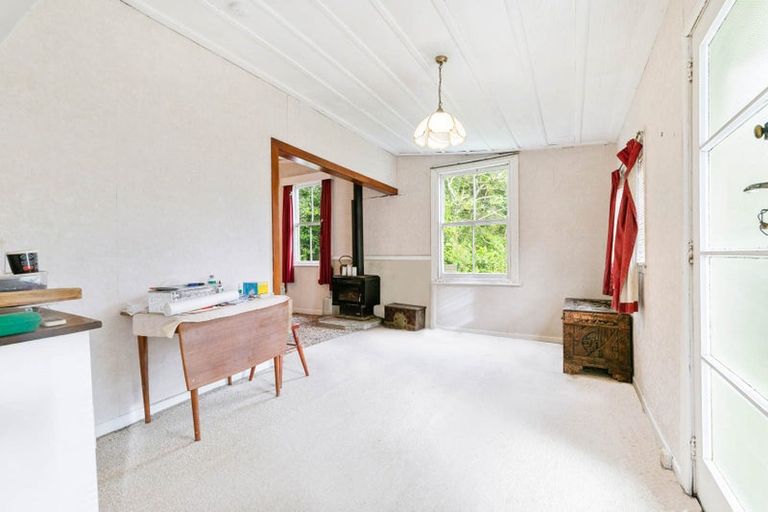 Photo of property in 2 Kay Road, Swanson, Auckland, 0614