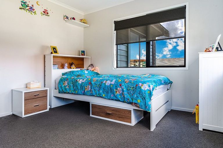 Photo of property in 2 Taikura Avenue, Red Beach, 0932