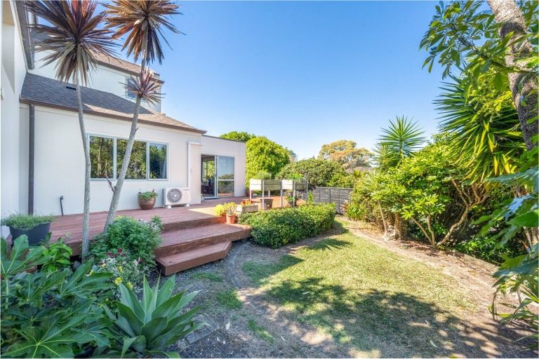Photo of property in 24 Santa Cruz Drive, Shamrock Park, Auckland, 2016