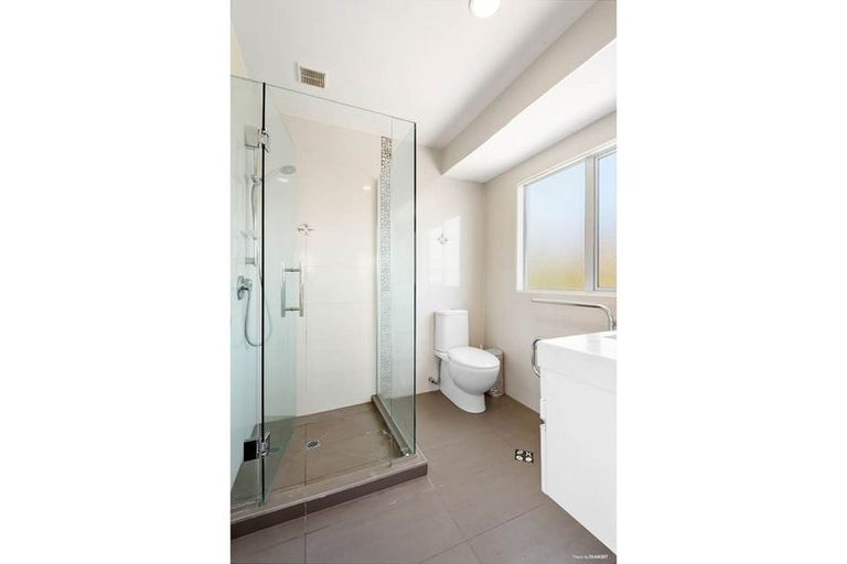 Photo of property in 22 John Brooke Crescent, East Tamaki Heights, Auckland, 2016