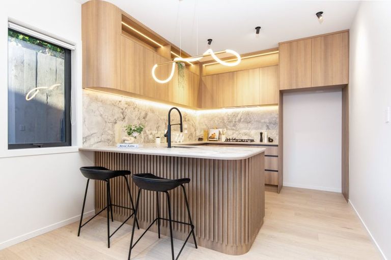 Photo of property in 4c Lyford Crescent, Sunnynook, Auckland, 0620