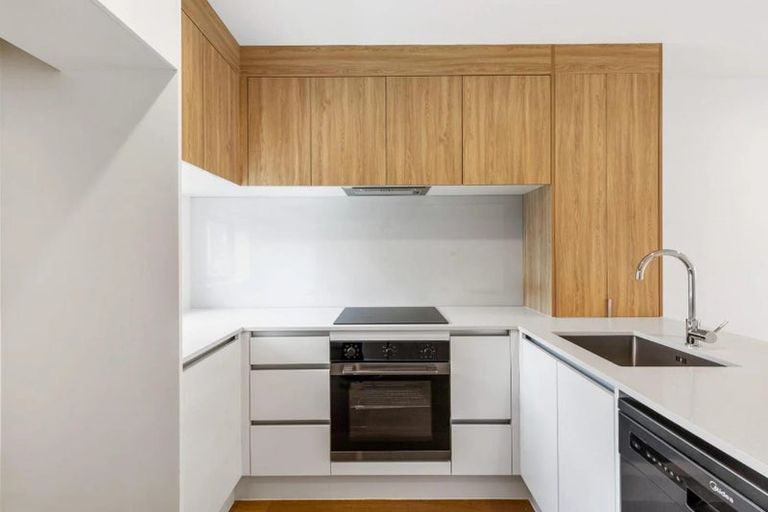 Photo of property in 323 Glengarry Road, Glen Eden, Auckland, 0602