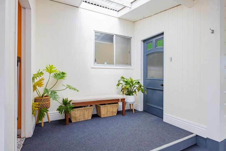 Photo of property in 16 Tamumu Road, Waipawa, 4210