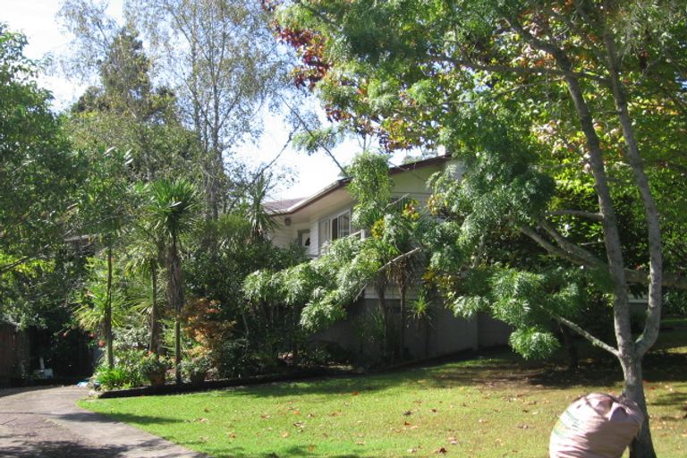 Photo of property in 21 Havelle Avenue, Titirangi, Auckland, 0604