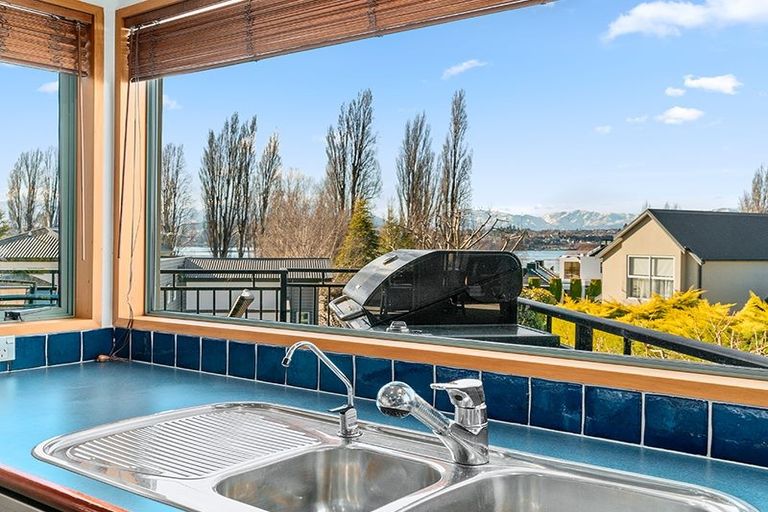 Photo of property in 15 Morrows Mead, Wanaka, 9305