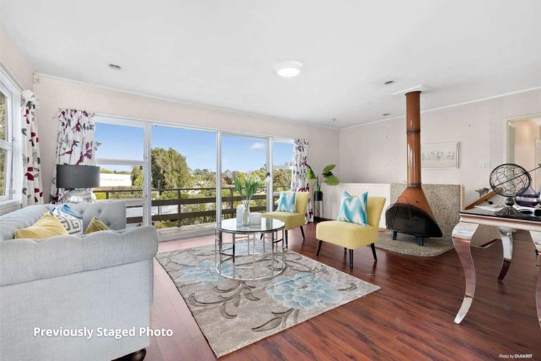Photo of property in 3 Heather Place, Sunnynook, Auckland, 0620