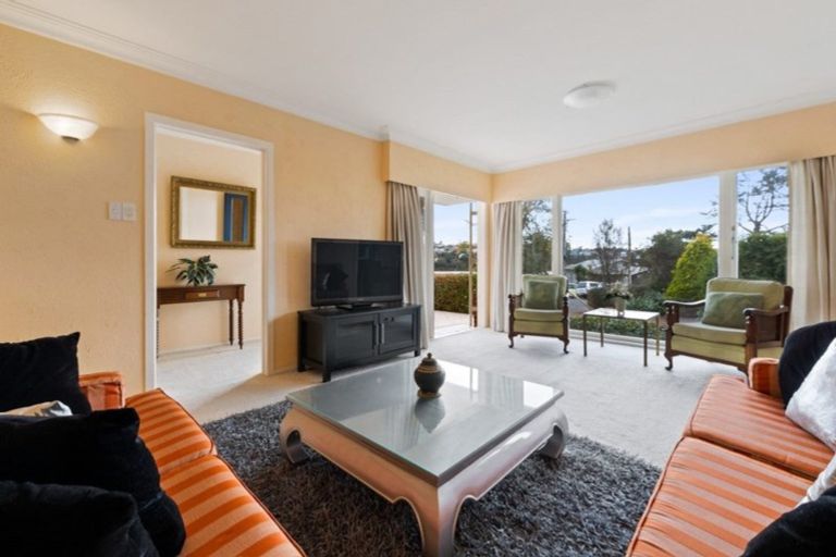 Photo of property in 10 Chapman Road, Te Atatu Peninsula, Auckland, 0610