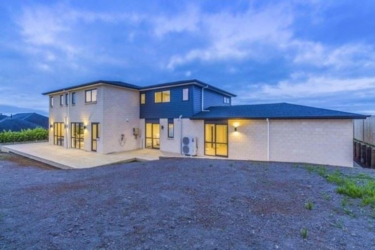 Photo of property in 8 Judith Anne Drive, Pukekohe, 2120