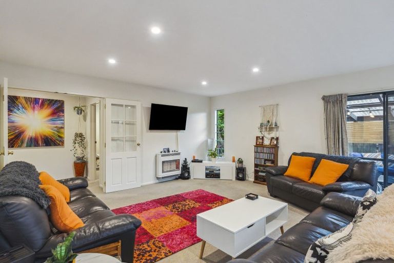 Photo of property in 8 Leigh Place, Paraparaumu Beach, Paraparaumu, 5032