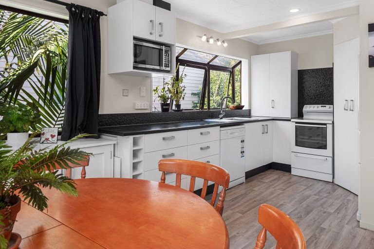 Photo of property in 27 Selwyn Road, Paihia, 0200