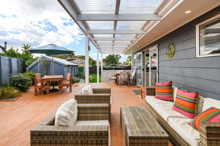 Photo of property in 2 Grant Place, Awapuni, Palmerston North, 4412