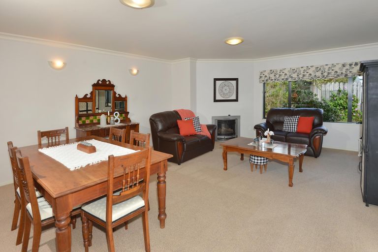 Photo of property in 6 Oxford Avenue, Te Kamo, Whangarei, 0112