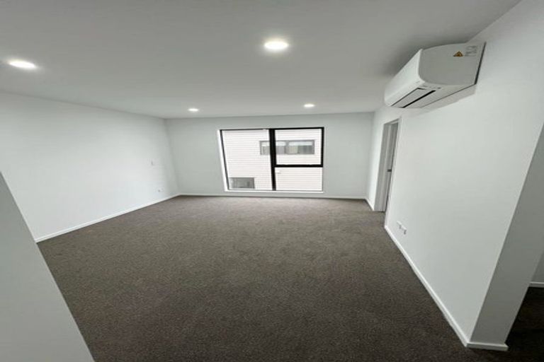 Photo of property in 34 Sinton Road, Hobsonville, Auckland, 0618