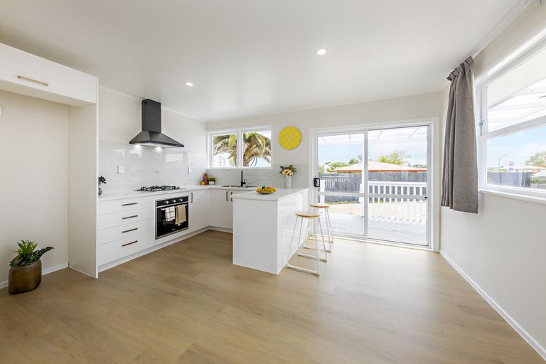 Photo of property in 8 Lympne Lane, Mangere, Auckland, 2022