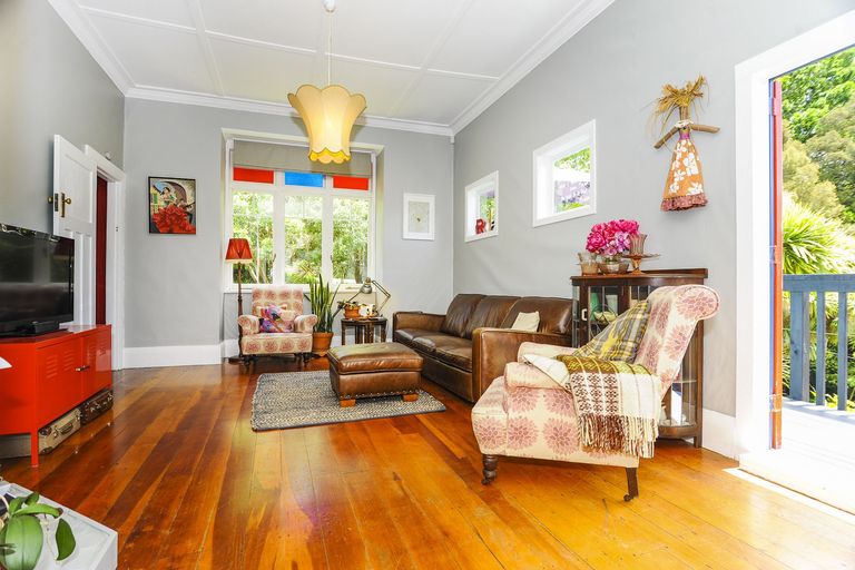 Photo of property in 378 Huia Road, Titirangi, Auckland, 0604