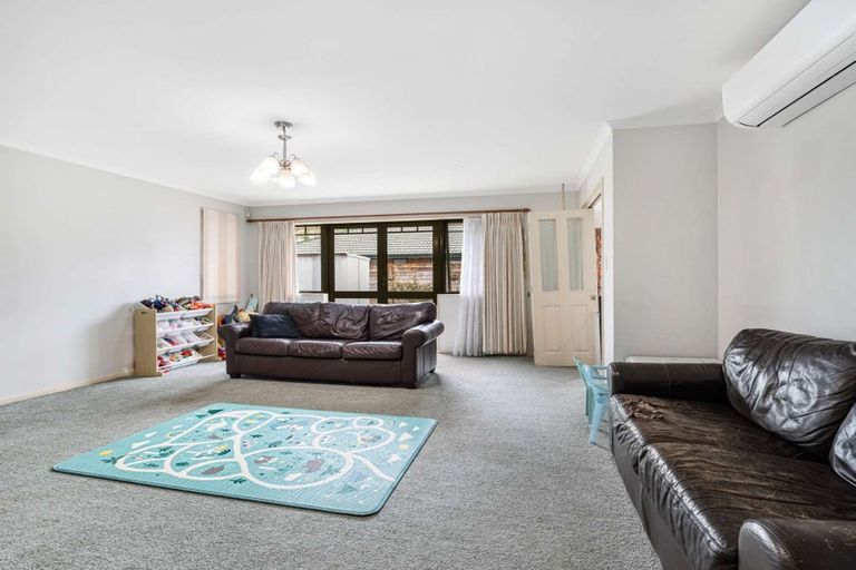 Photo of property in 30 Strachan Way, Highbury, Palmerston North, 4412